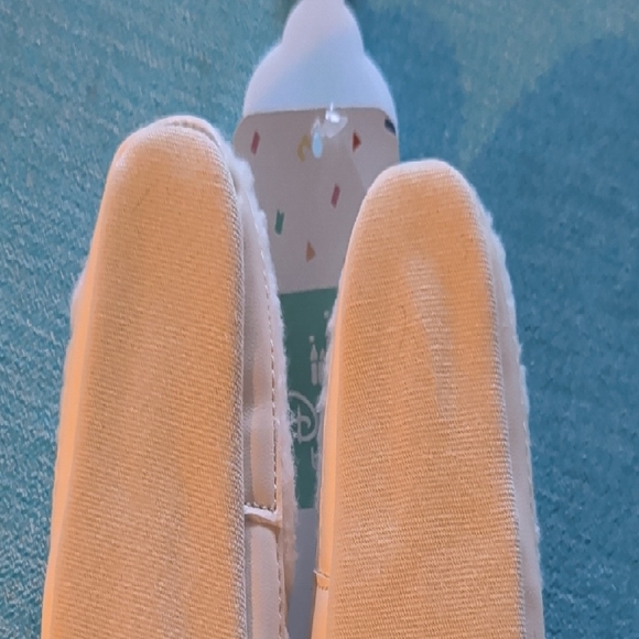 Disney Baby Winnie The Pooh Bear Slippers - Picture 5 of 5